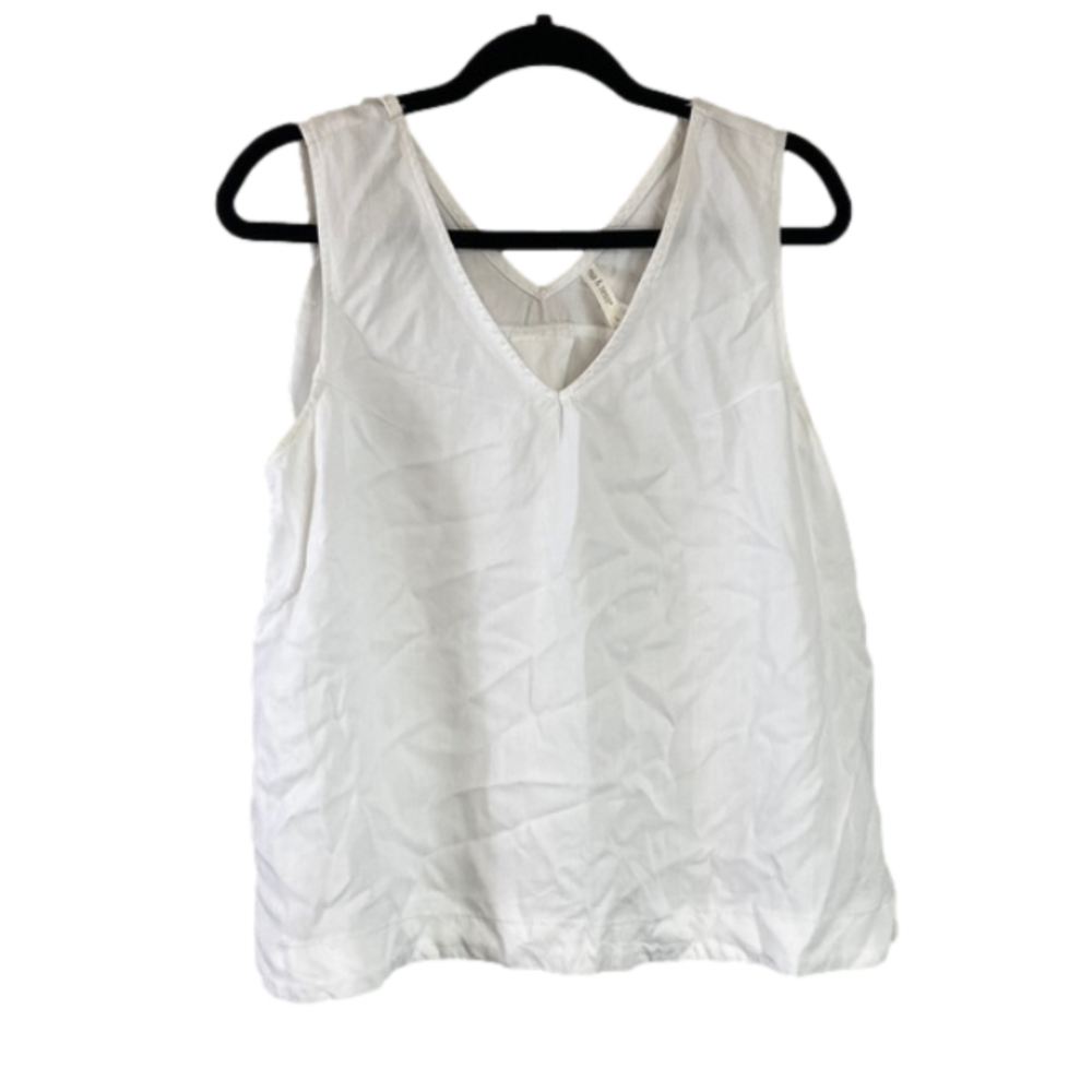 Mia & Tess v neck swing tank Tencel Lyocell white button side size L